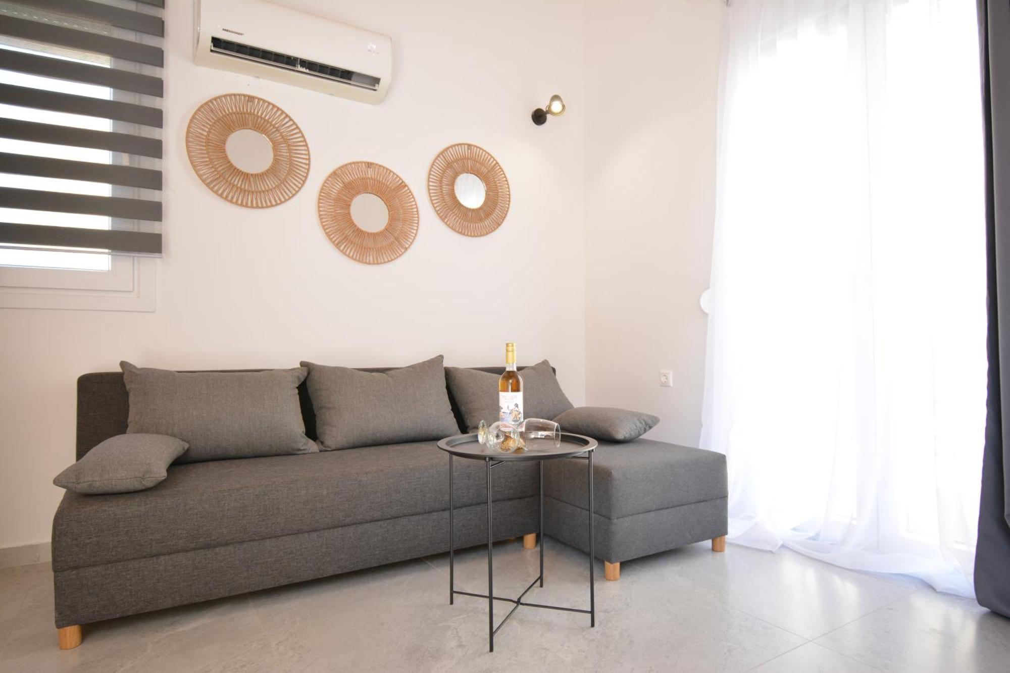Michalianna Suites "By Checkin" Guwes Zewnętrze zdjęcie