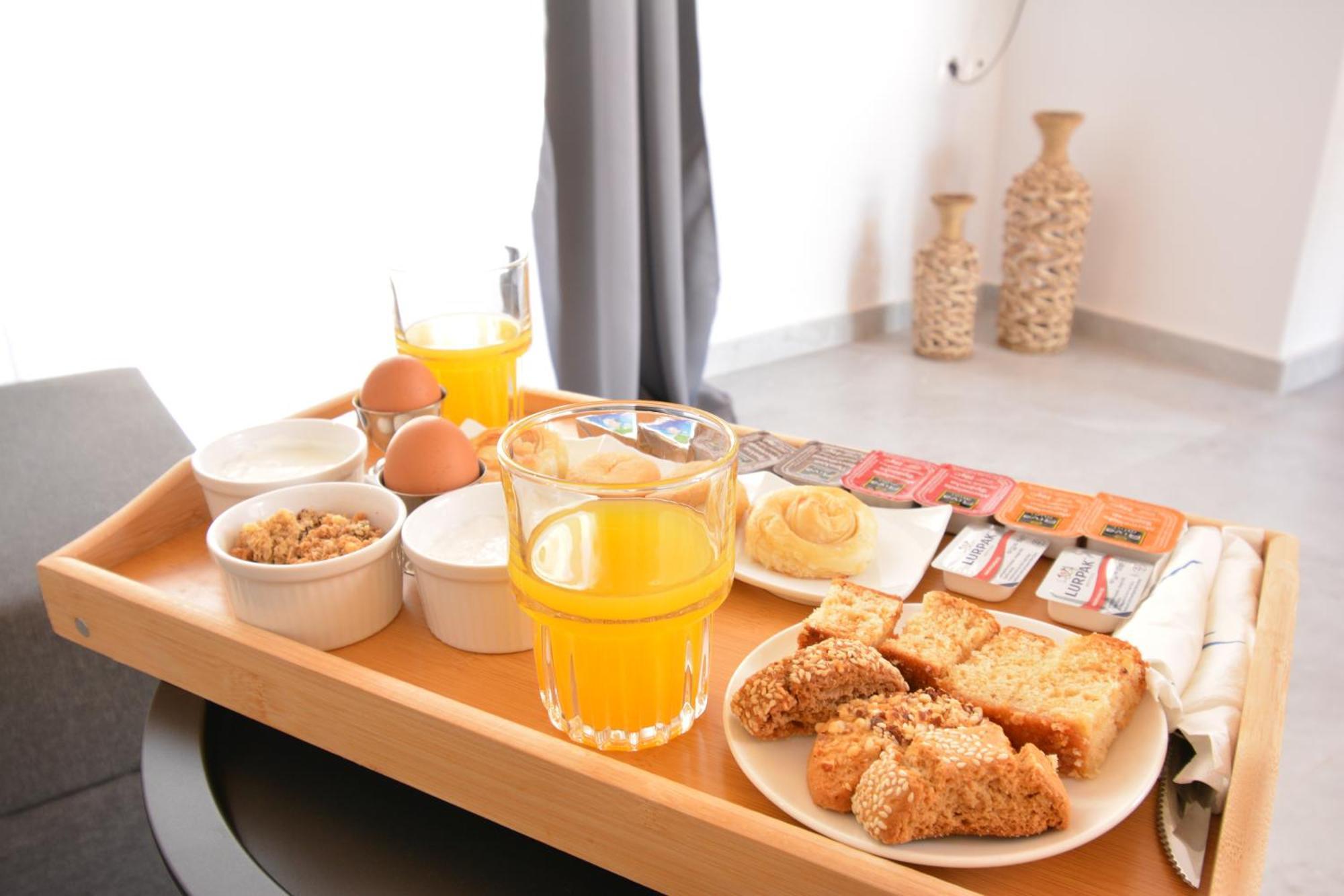 Michalianna Suites "By Checkin" Guwes Zewnętrze zdjęcie