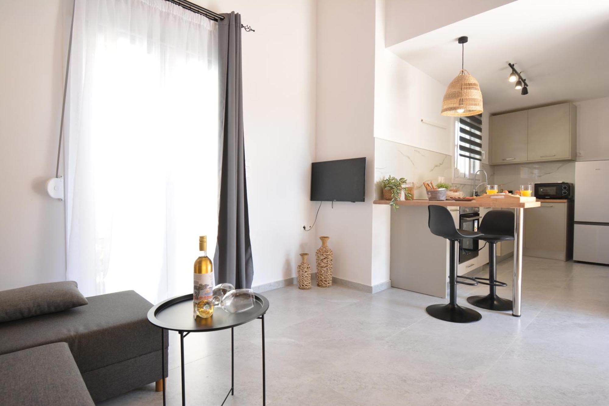 Michalianna Suites "By Checkin" Guwes Zewnętrze zdjęcie